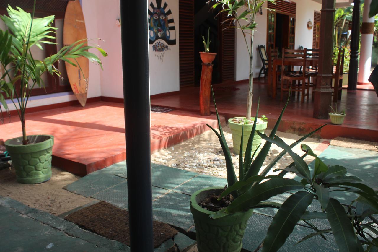 Julie Guest House Tangalle Exterior foto