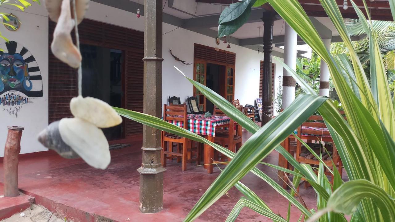 Julie Guest House Tangalle Exterior foto